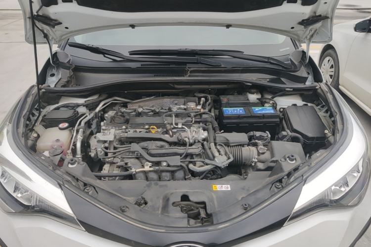 Used Toyota IZOA 2021 2.0L Yixing Version Engine Bay