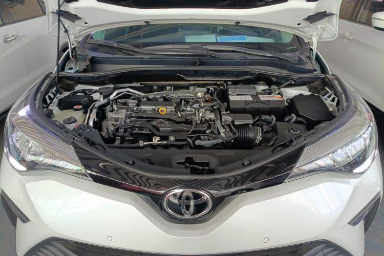 Used Toyota IZOA 2021 2.0L Enjoy Edition Engine Bay