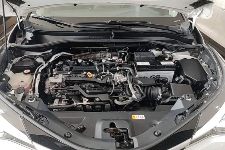 Used Toyota IZOA 2021 2.0L Yichi Version Engine Bay