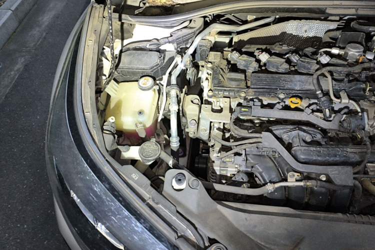 Used Toyota IZOA 2021 2.0L Enjoy Edition Engine Bay Right