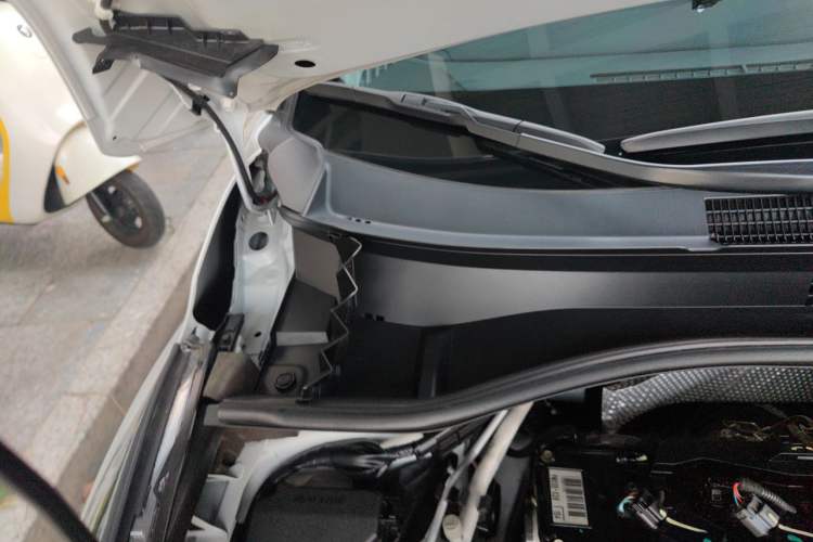 Used Toyota IZOA 2021 2.0L Enjoy Edition Engine Bay Right