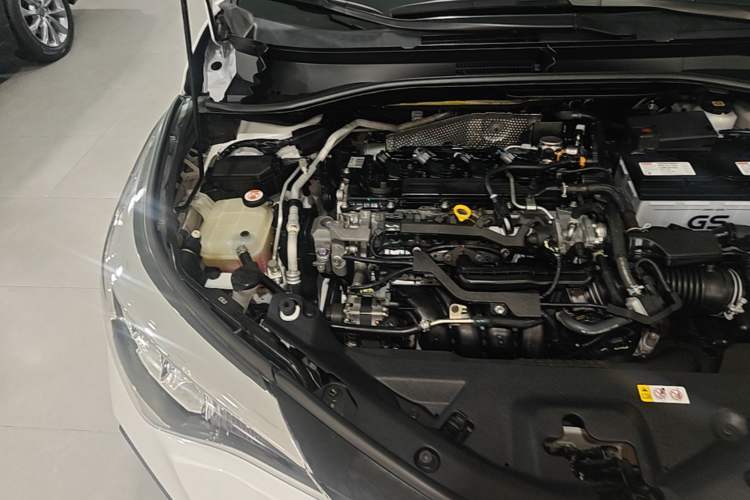 Used Toyota IZOA 2021 2.0L Enjoy Edition Engine Bay Right