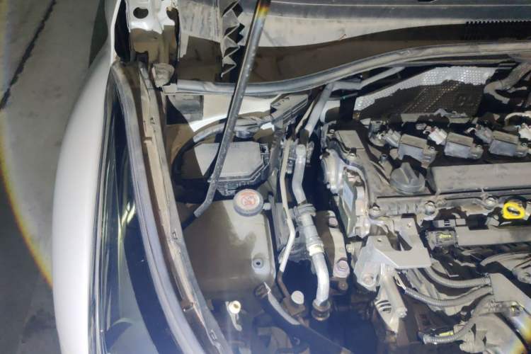 Used Toyota IZOA 2021 2.0L Enjoy Edition Engine Bay Right