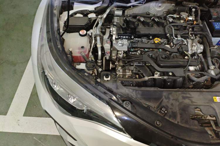 Used Toyota IZOA 2021 2.0L Enjoy Edition Engine Bay Right