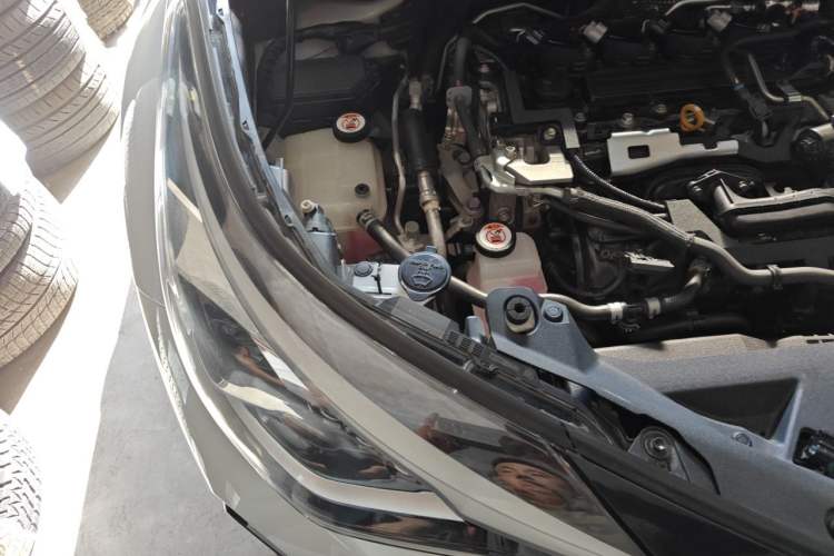 Used Toyota IZOA 2021 Dual-Motor 2.0L Yichi Edition Engine Bay Right