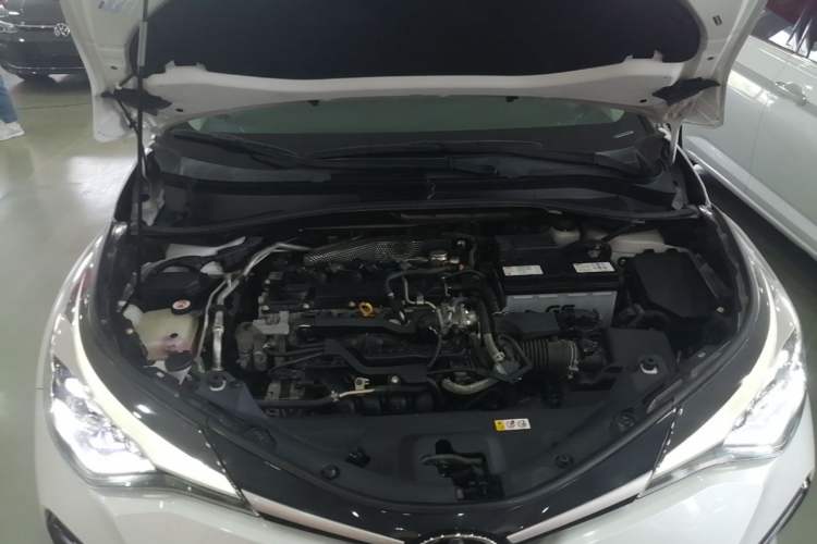 Used Toyota IZOA 2021 2.0L Yichi Version Engine Bay
