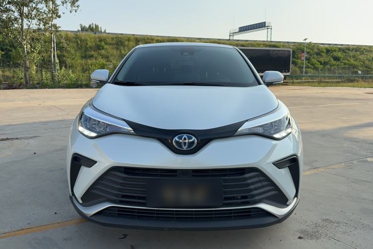 Used Toyota IZOA 2021 Dual-Motor 2.0L Yi Xing Edition Exterior 1