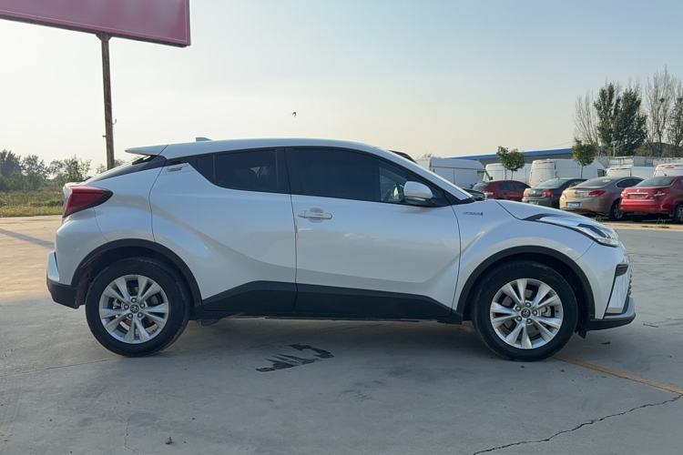 Used Toyota IZOA 2021 Dual-Motor 2.0L Yi Xing Edition Exterior 2