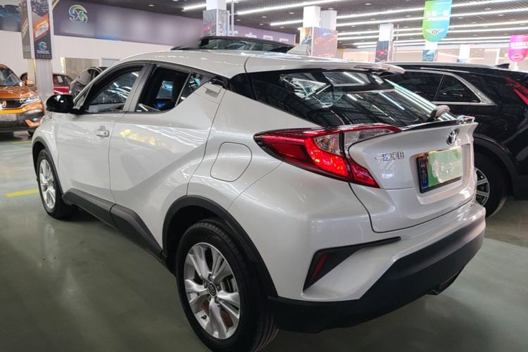 Used Toyota IZOA 2021 Dual-Motor 2.0L Yi Xing Edition Exterior 2