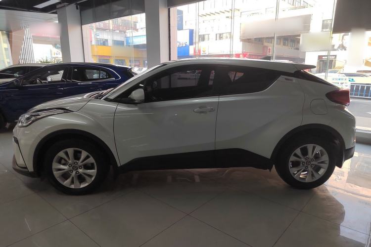 Used Toyota IZOA 2021 2.0L Yixing Version Exterior 3