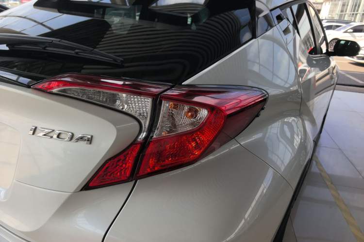 Used Toyota IZOA 2021 2.0L Yixing Version Exterior 3