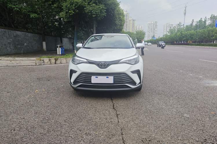 Used Toyota IZOA 2021 2.0L Yixing Version Exterior 3