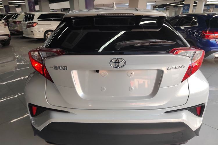 Used Toyota IZOA 2021 2.0L Yixing Version Exterior 4