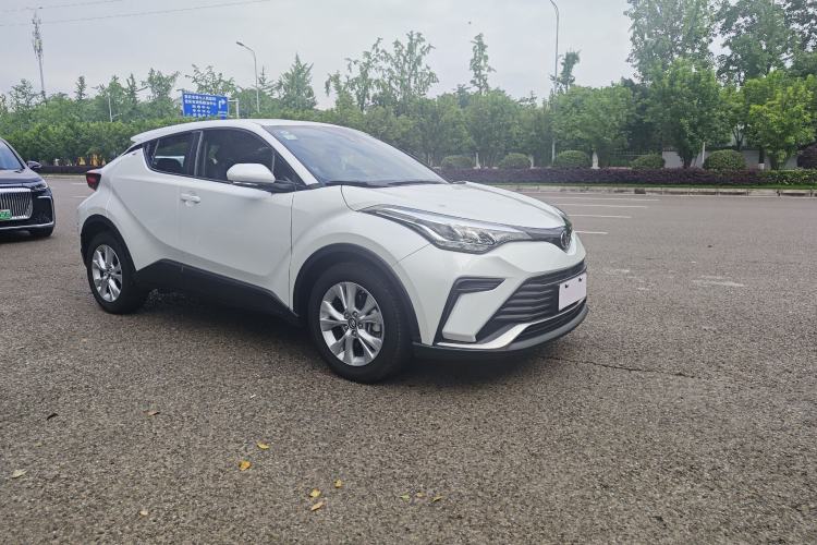 Used Toyota IZOA 2021 2.0L Yixing Version Exterior 4
