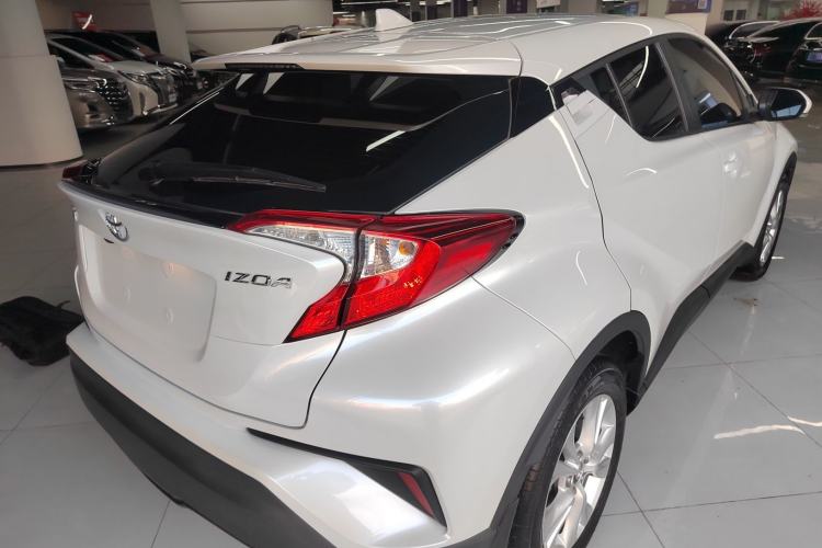 Used Toyota IZOA 2021 2.0L Yixing Version Exterior 5