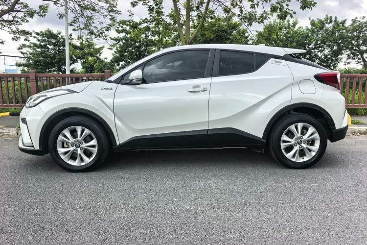 Used Toyota IZOA 2021 Dual-Motor 2.0L Yixiang Edition Exterior 6