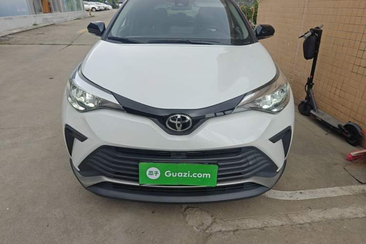 Used Toyota IZOA 2021 2.0L Yixing Version Front