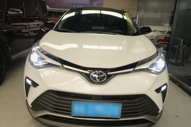Used Toyota IZOA 2021 2.0L Yichi Version Front