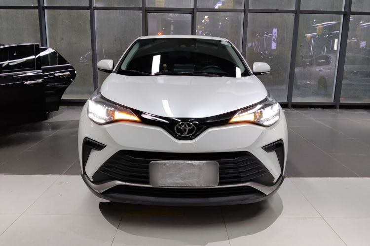 Used Toyota IZOA 2021 2.0L Enjoy Edition Front