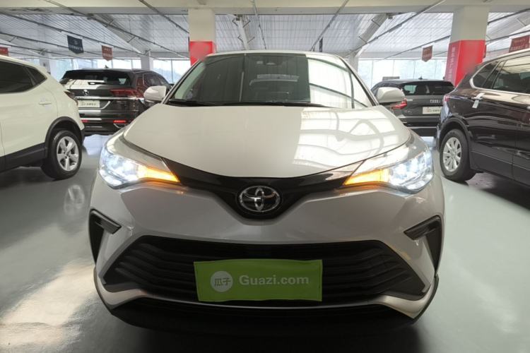 Used Toyota IZOA 2021 2.0L Yixing Version Front