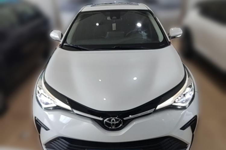 Used Toyota IZOA 2021 2.0L Yichi Version Front