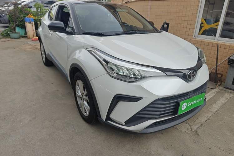 Used Toyota IZOA 2021 2.0L Yixing Version Front Right 45 Deg