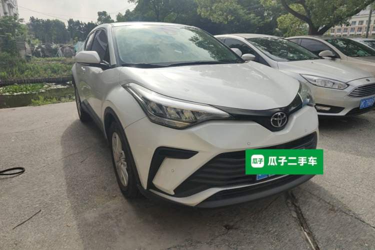 Used Toyota IZOA 2021 2.0L Enjoy Edition Front Right 45 Deg