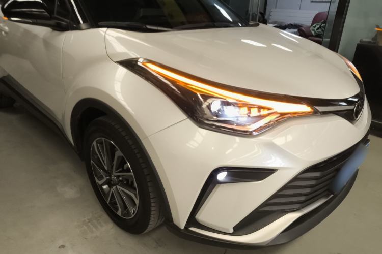 Used Toyota IZOA 2021 2.0L Yichi Version Front Right 45 Deg