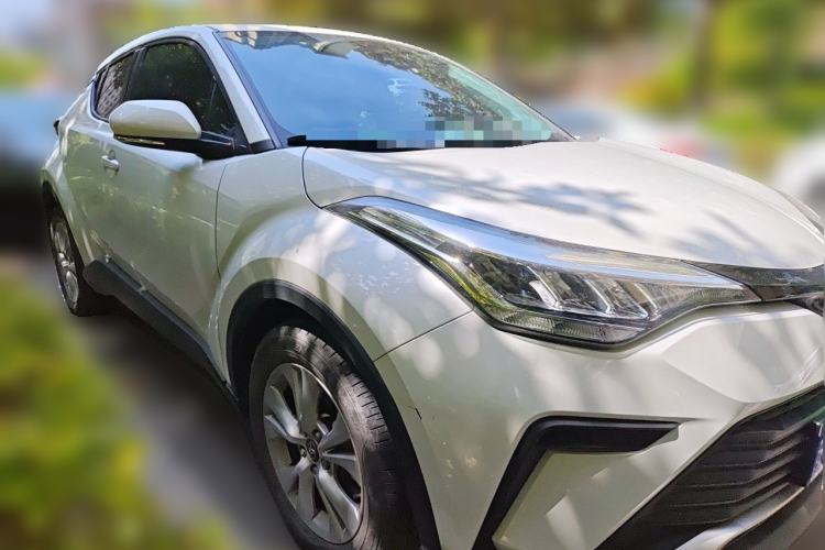 Used Toyota IZOA 2021 2.0L Enjoy Edition Front Right 45 Deg