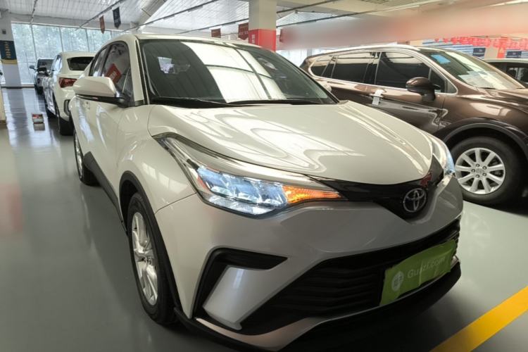 Used Toyota IZOA 2021 2.0L Yixing Version Front Right 45 Deg