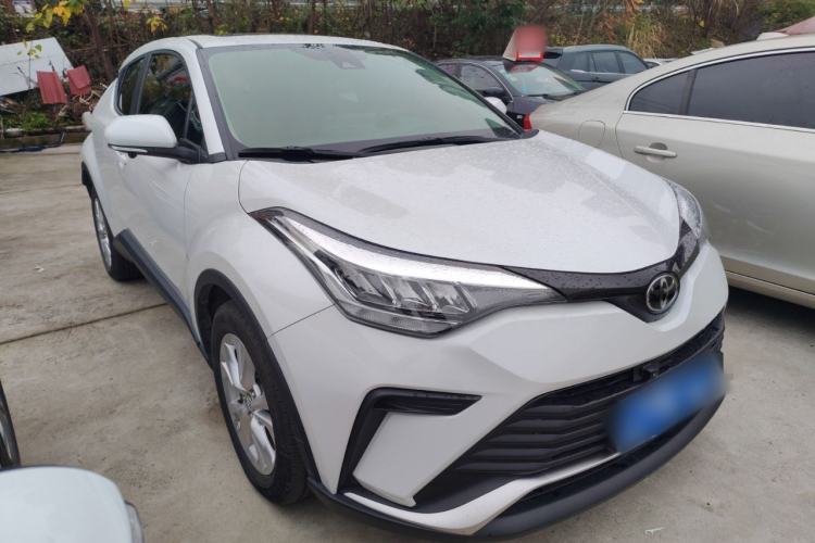 Used Toyota IZOA 2021 2.0L Yixing Version Front Right 45 Deg