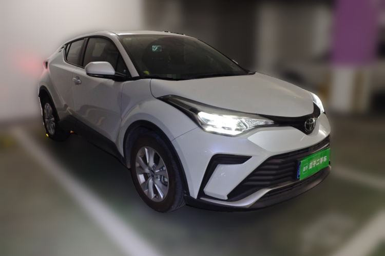 Used Toyota IZOA 2021 2.0L Enjoy Edition Front Right 45 Deg