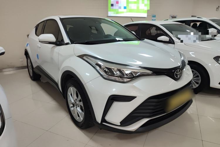 Used Toyota IZOA 2021 2.0L Enjoy Edition Front Right 45 Deg