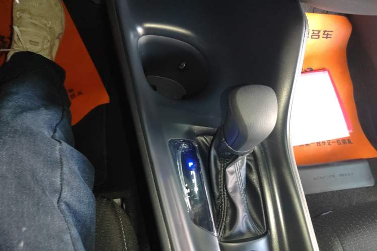 Used Toyota IZOA 2021 2.0L Yixing Version Gear Lever
