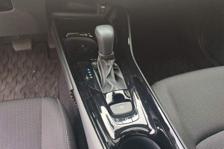Used Toyota IZOA 2021 2.0L Yichi SPORT Gear Lever