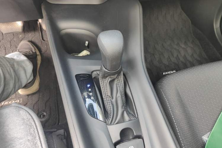 Used Toyota IZOA 2021 2.0L Enjoy Edition Gear Lever