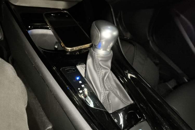 Used Toyota IZOA 2021 2.0L Yichi Version Gear Lever