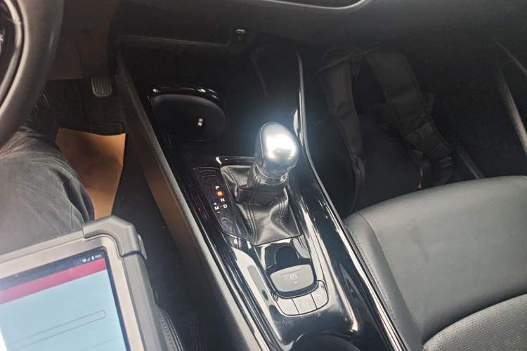 Used Toyota IZOA 2021 2.0L Yichi SPORT Gear Lever
