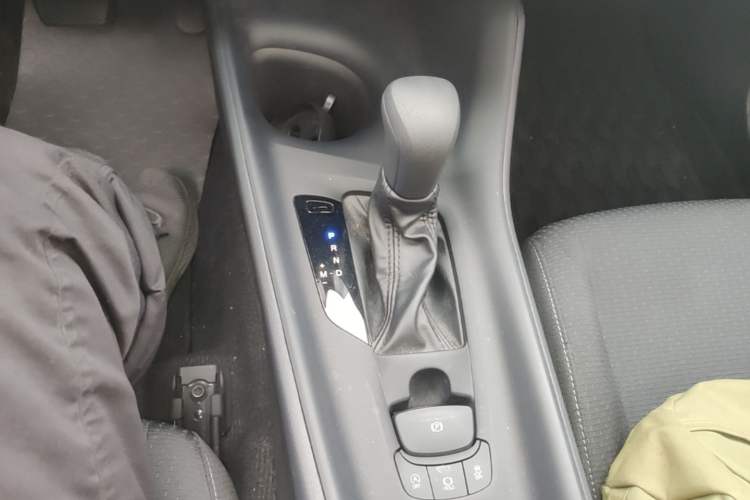 Used Toyota IZOA 2021 2.0L Yixing Version Gear Lever