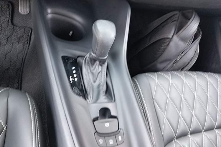Used Toyota IZOA 2021 2.0L Yidong Edition Gear Lever