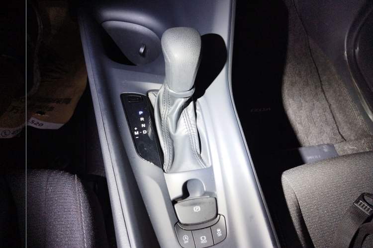Used Toyota IZOA 2021 2.0L Enjoy Edition Gear Lever
