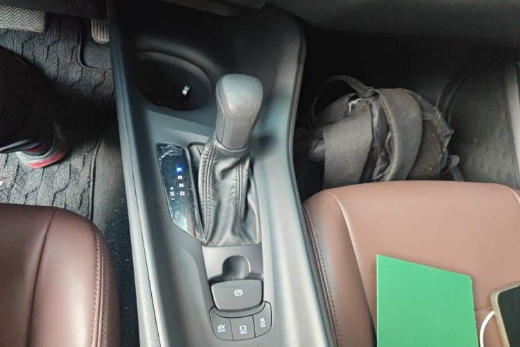 Used Toyota IZOA 2021 Dual-Motor 2.0L Yixiang Edition Gear Lever