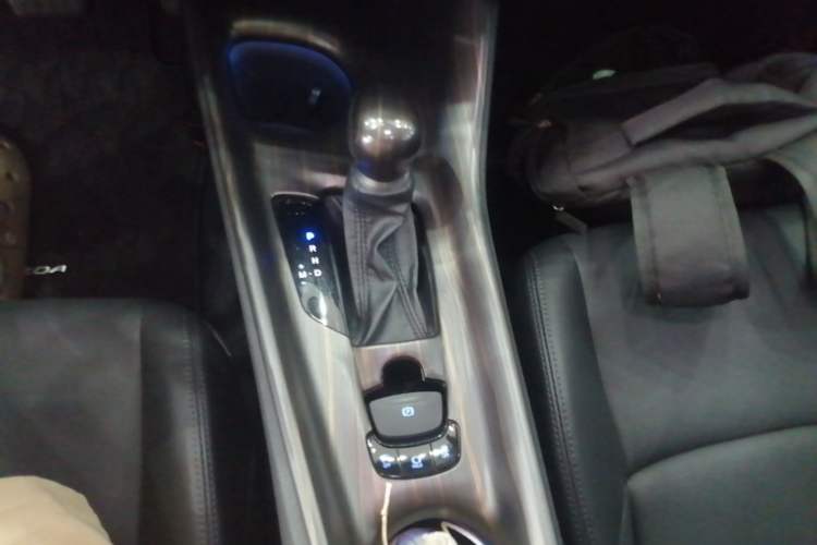 Used Toyota IZOA 2021 2.0L Yichi Version Gear Lever
