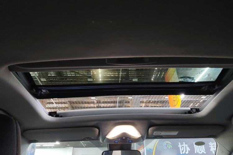 Used Toyota IZOA 2021 Dual-Motor 2.0L Yi Xing Edition Headliner