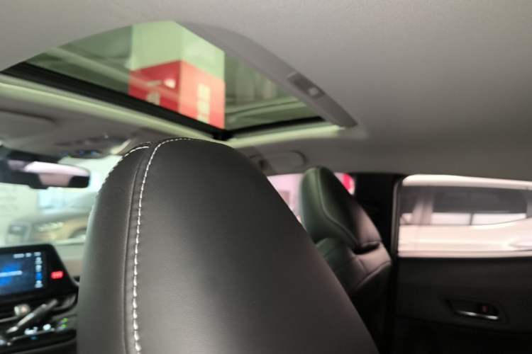 Used Toyota IZOA 2021 2.0L Yixing Version Headliner
