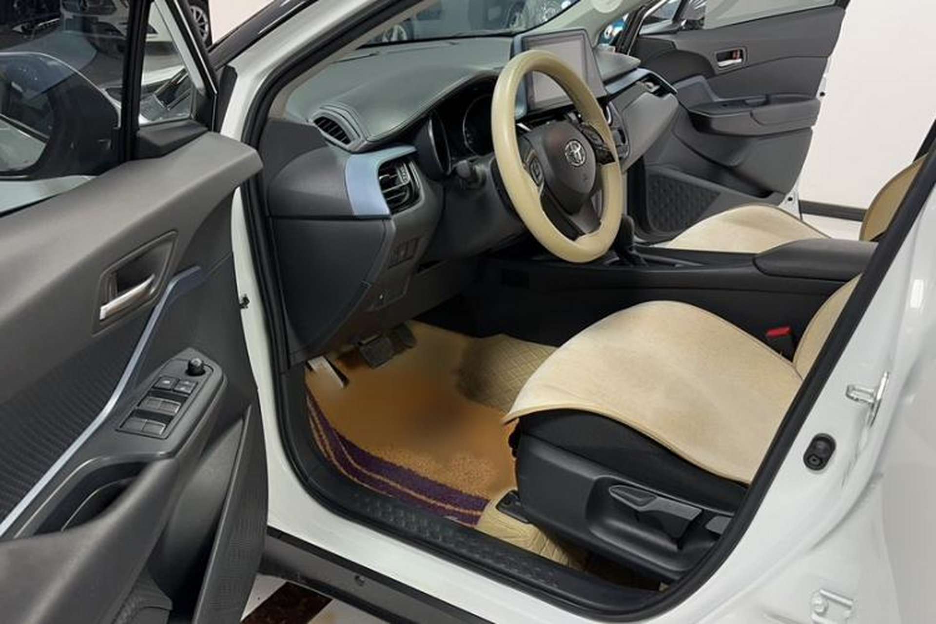 Used Toyota IZOA 2021 2.0L Enjoy Edition Interior 1