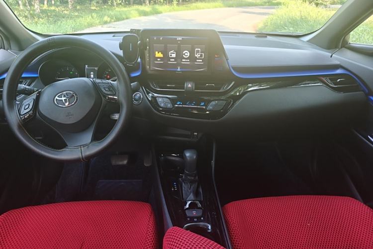 Used Toyota IZOA 2021 2.0L Enjoy Edition Interior 1