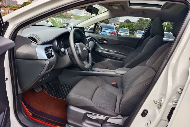 Used Toyota IZOA 2021 2.0L Yixing Version Interior 1