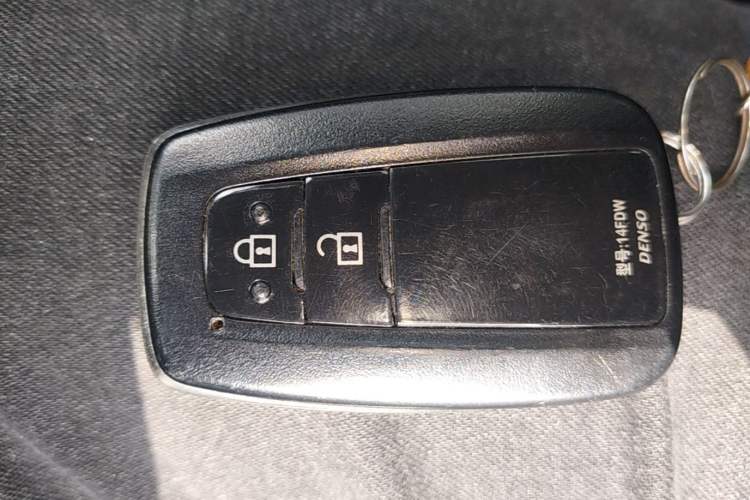 Used Toyota IZOA 2021 Dual-Motor 2.0L Yixiang Edition Interior 1