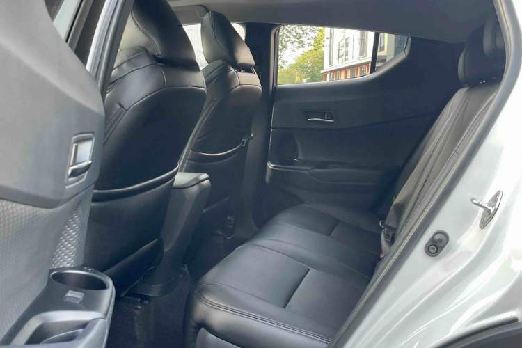 Used Toyota IZOA 2021 2.0L Enjoy Edition Interior 10